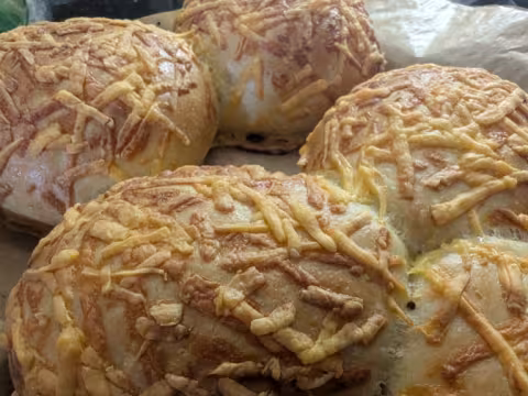 Cheese topped rolls 